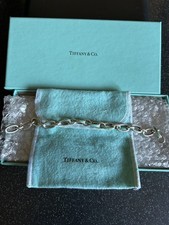 Tiffany & Co. Blue clasping