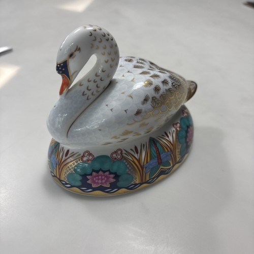Royal crown derby nesting - royal,