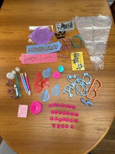 Cake decorating accessories - cake,