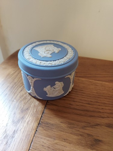 Wedgewood blue trinket box - blue,