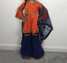 Girls Pakistani Indian Party