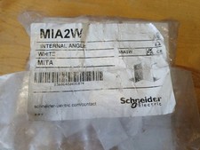 10  pcs  - Schneider Electric uPVC Cable Trunking, 25 x 16mm Internal Angle 