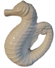 Destinos, S.A. White Seahorse