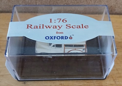 Oxford diecast 76mmt001 morris - oxford,