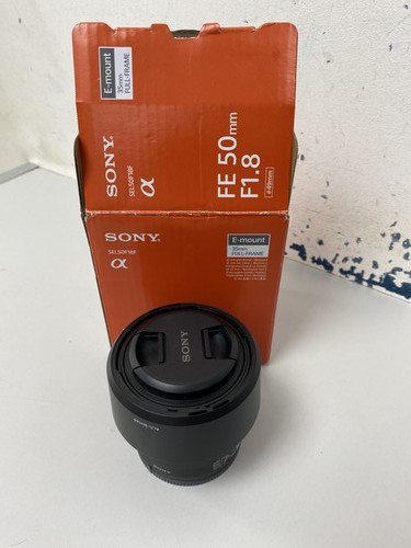 Sony 50mm full frame - f1.8,