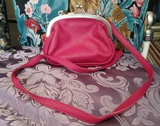 STICKS AND STONES Ladies Fuschia Pink Leather Retro Look Kiss Lock Crossbody Bag