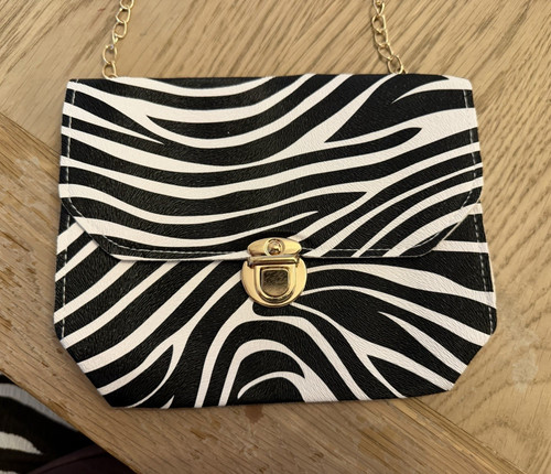 Black white zebra print faux - &,