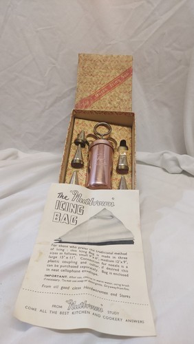 Vintage tala queen cake - tala,