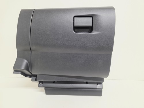 Nissan juke glove box 2021 - nissan,