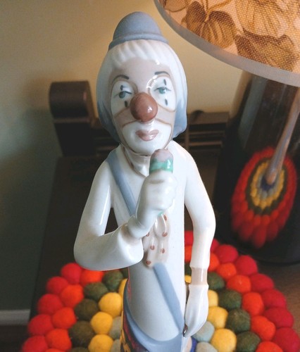 This figurine vintage - is, a