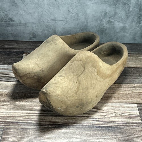 Vintage handcarved wooden - vintage,