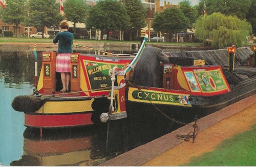 13725 postcard showing - 13725, pair