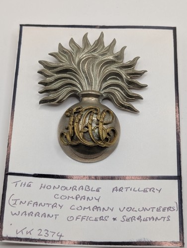 Cap badge honourable - cap, badge.