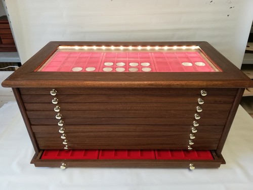 Coin and medal - medal, cabinet