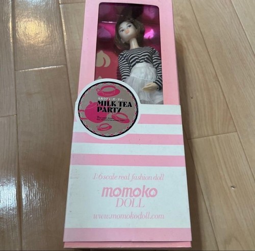 Momoko doll collectible - -,
