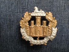 #341 – WW1 ERA ESSEX REGIMENT CAP BADGE - lugs