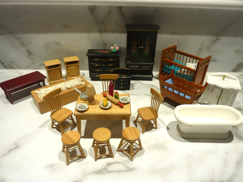 Dolls house scale - house, 1.12