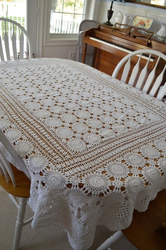 Vtg hand crocheted tablecloth - vtg,