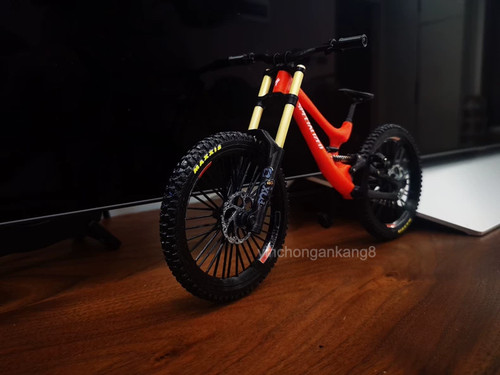 Specialized works demo - 1:9,