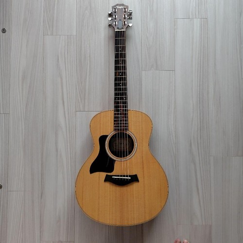 Taylor mini acoustic guitar - gs,