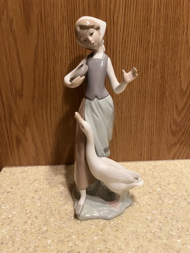 Lladro figure girl feeding - lladro,