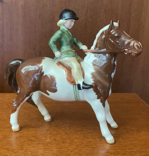 Beswick girl pony early - girl,