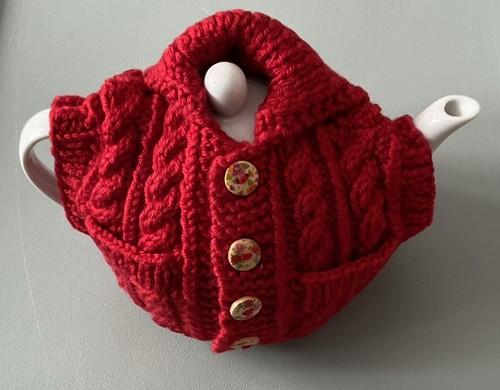 Hand knitted with love cable - with,