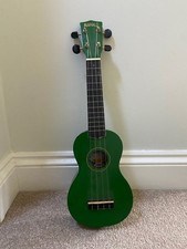 MAHALO GREEN Soprano Ukulele With Bag