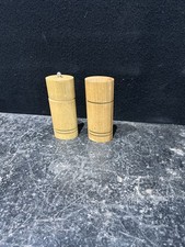 vintage wood salt and pepper mill set Ref C17