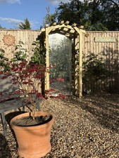 WOODEN GARDEN ROSE ARCHWAY