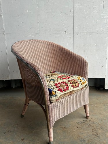 Pale pink lloyd loom - loom, chair