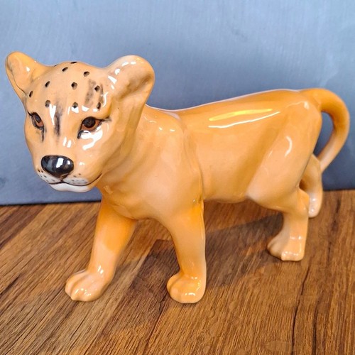 Beswick signed lion - beswick, cub