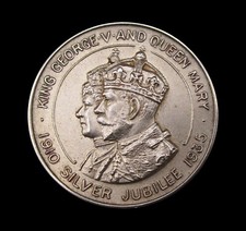 1935 GEORGE V SILVER JUBILEE 38mm CASED UNIFACE MEDAL - BY HASLER