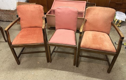Set antique upholstered - of,