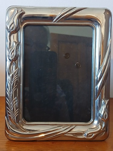 Silver plated tulip - pattern, 8"