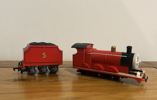 Bachmann james red engine - bachmann,
