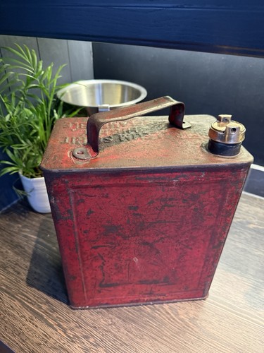 Vintage oil can patina - oil,