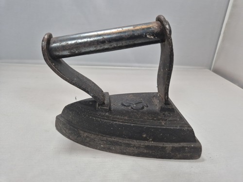 Antique cast iron flat - flat,