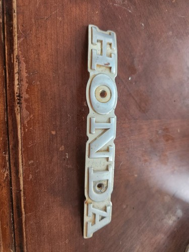 Honda metal tank - badge, 200
