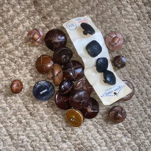 Vintage leather buttons - ,