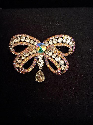 Butler and wilson bow brooch