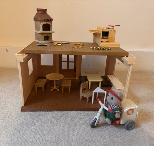 Sylvanian families building - families,