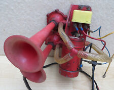 AIR HORNS VINTAGE 1970s GENUINE MASERATI HARRY MOSS ITALY TWIN TONE KIT MOUNTED