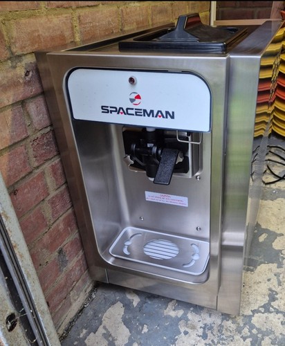 Blue ice spaceman - spaceman, t15