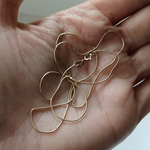 Fine 9ct rounded snake - 9ct,