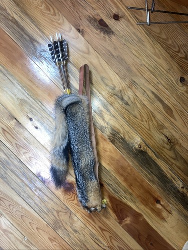 Gray fox arrow quiver with - gray,