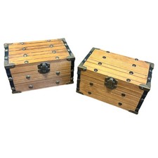 Small wooden treasure chest - treasure,