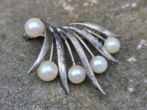 Beautiful mikimoto akoya - mikimoto,