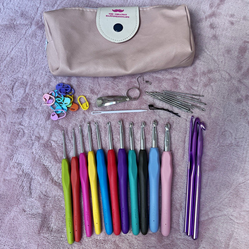 Multicoloured crochet hooks - multicoloured,