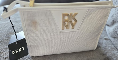 Dkny large stand - t, ivory